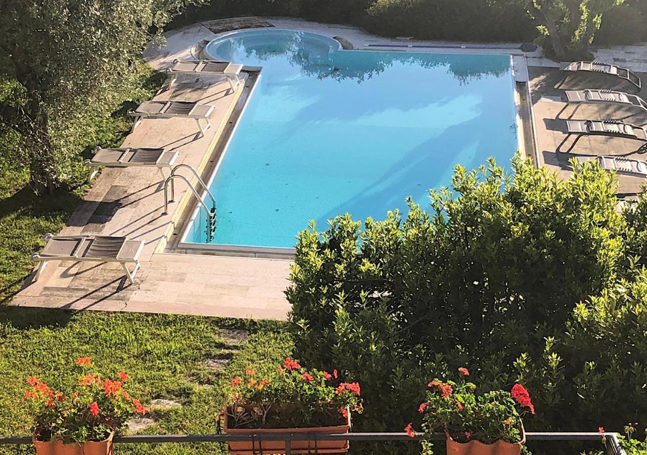 Villa Elena Appartamento In Villa Montinelle Exterior photo